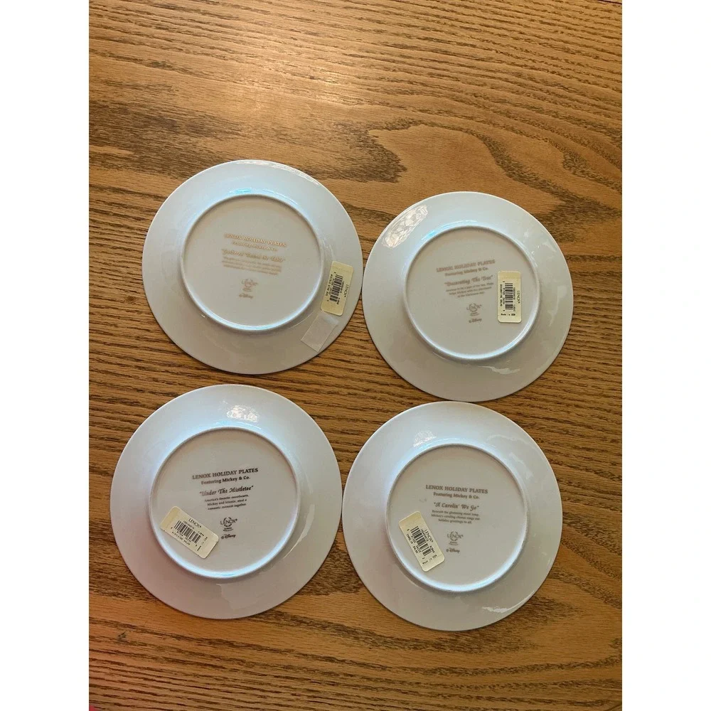 Lenox Disney Mickey & Co Holiday Plates Set of 4 Ivory China Gold Rim Christmas